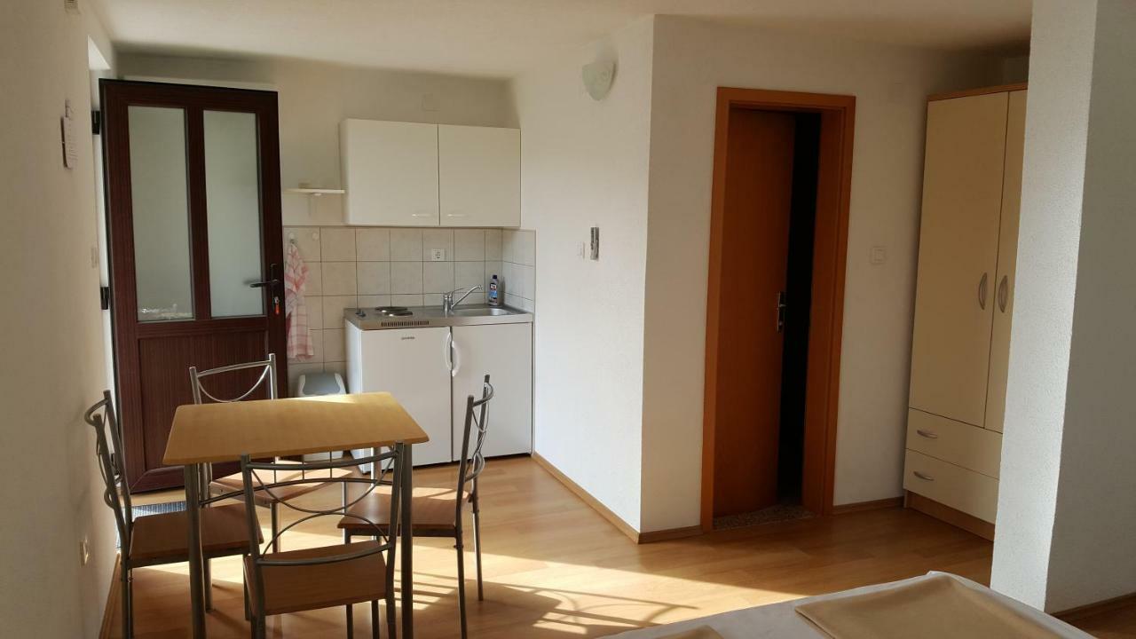 Apartmani M&M ビオグラード・ナ・モル エクステリア 写真